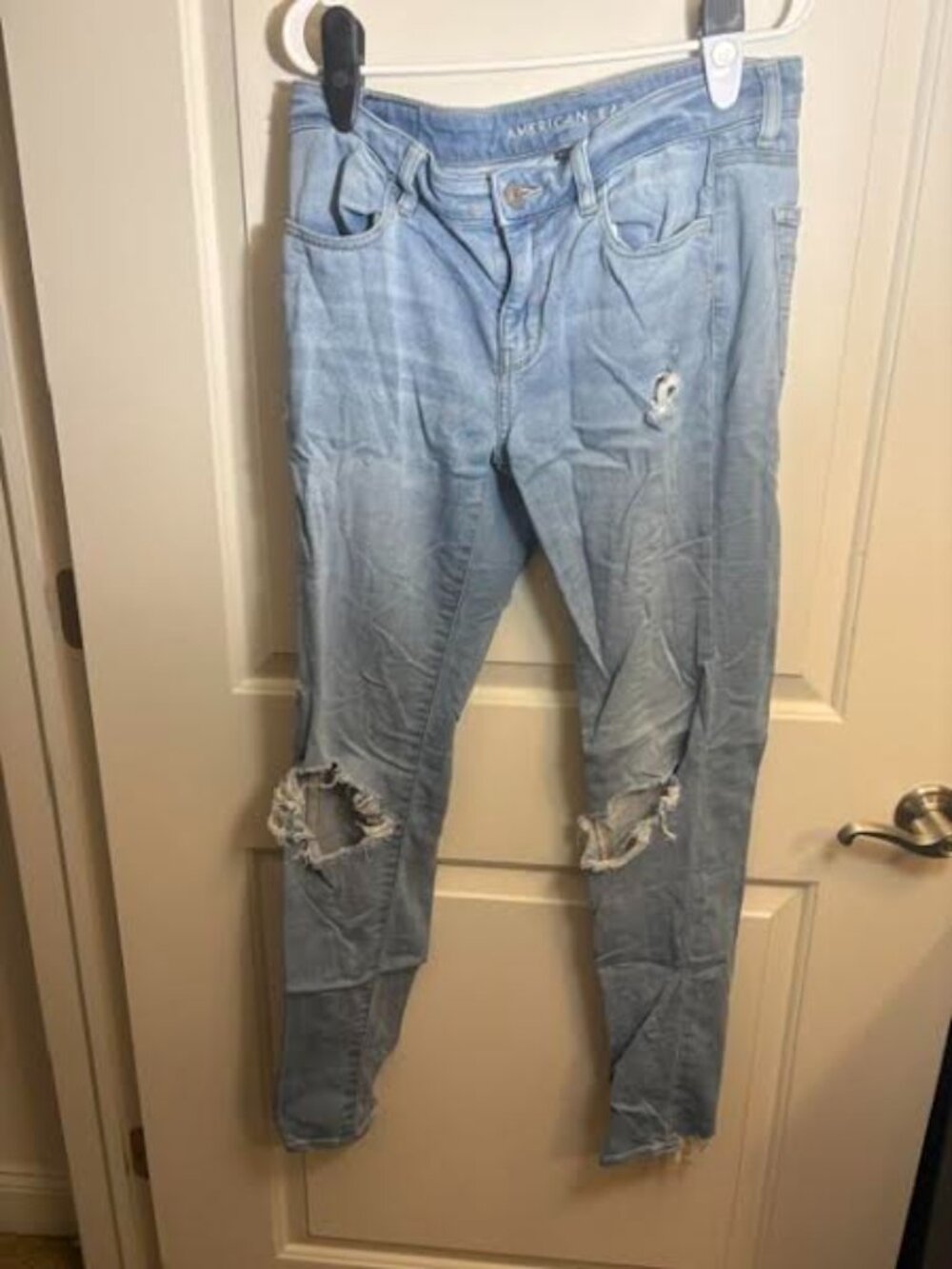 American Eagle Light Wash Distressed Skinny Jeans